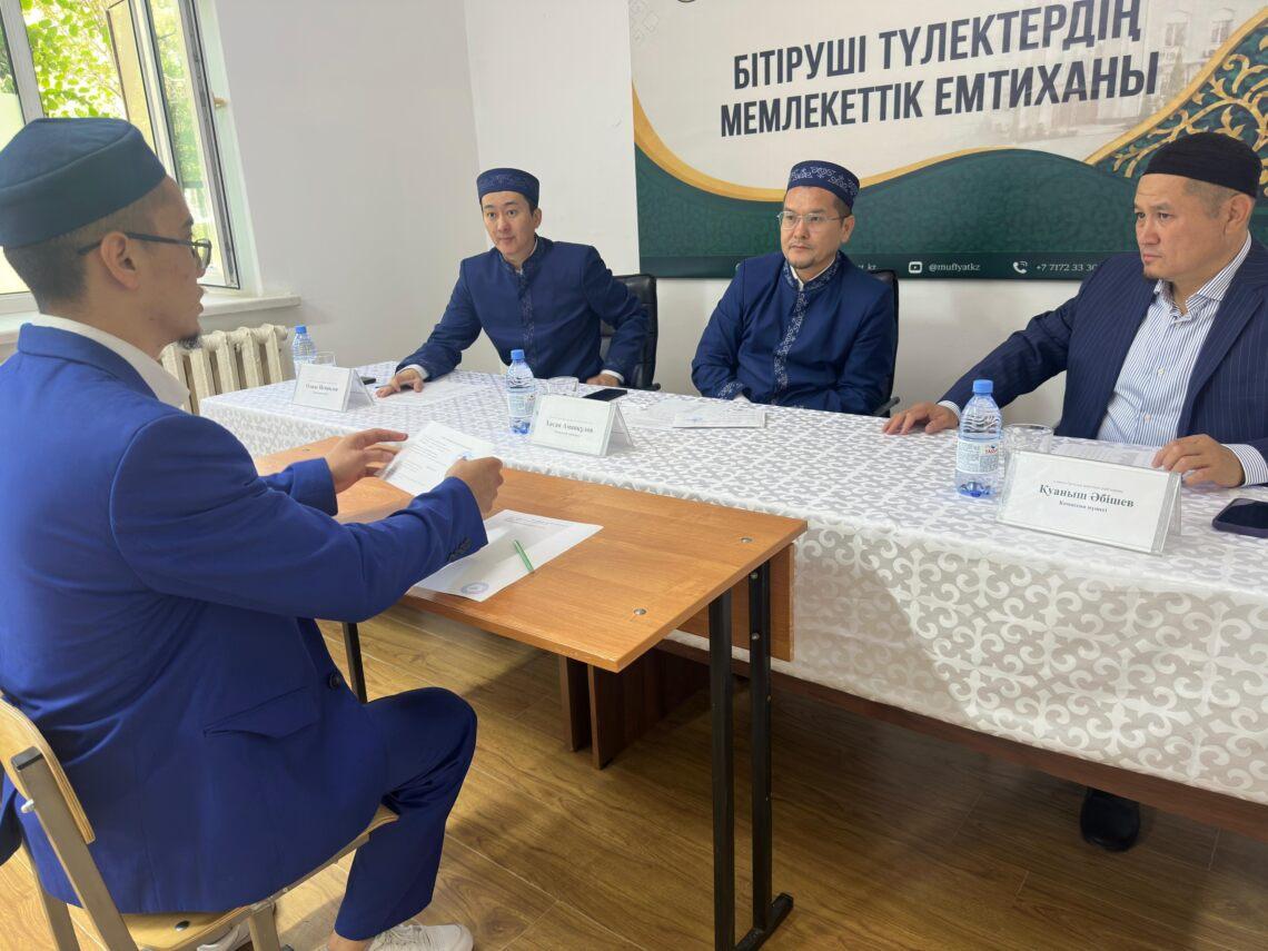 Выпускники медресе-колледжа «Абу Ханифа» сдали экзамены