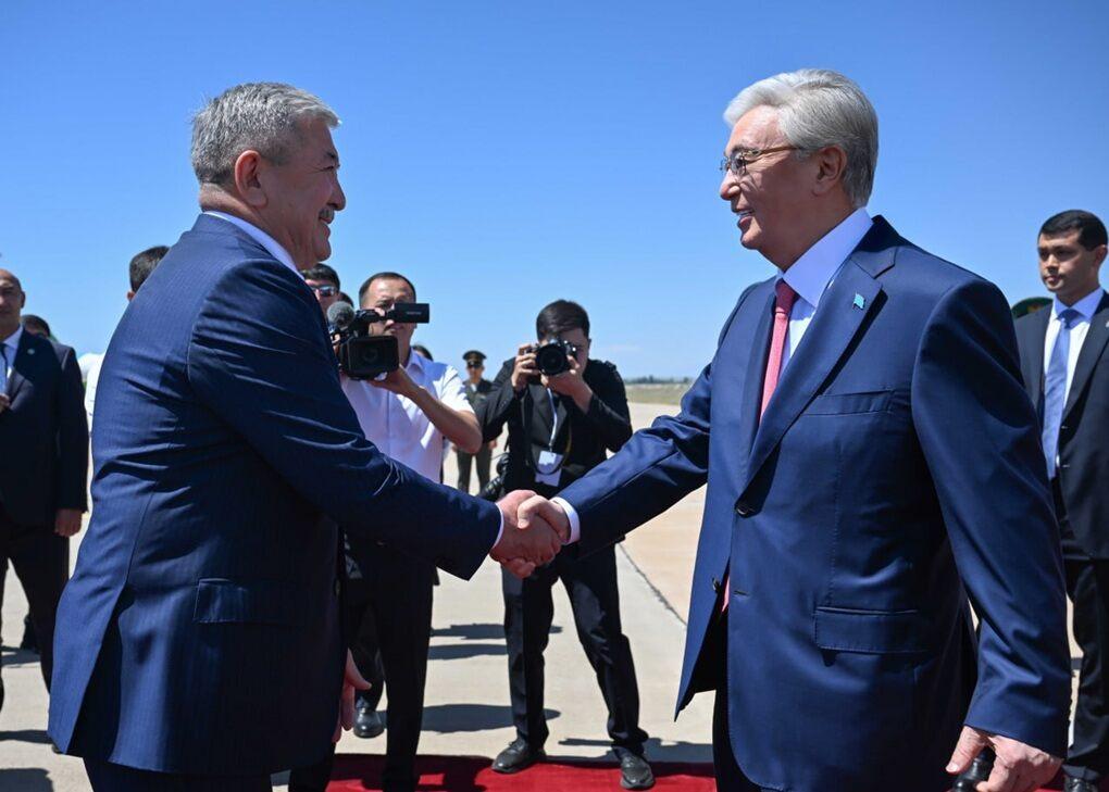 Президент Казахстана прибыл в Чолпон-Ату