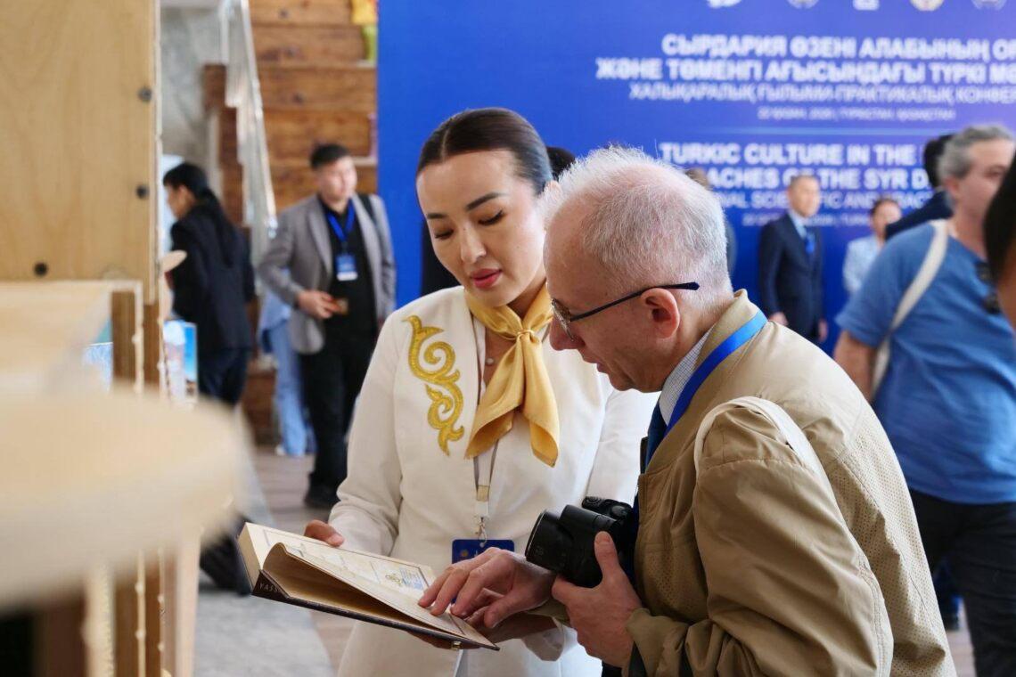 Түркістанда «Қожа Ахмет Ясауи мұралары» кітап көрмесі өтті